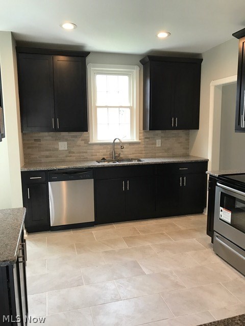 2450 Traymore Road Cleveland, OH 44118 - Photo 9 of 22