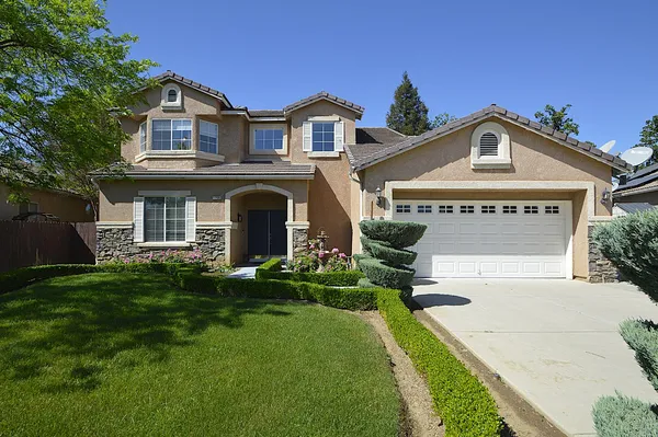 $609,997 | 1756 North Holly Avenue, Clovis, CA 93619