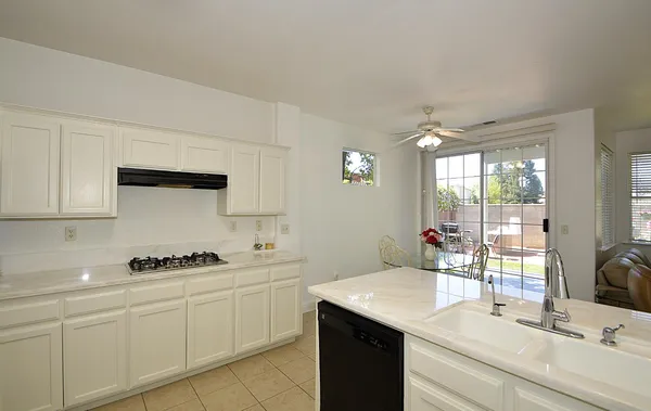 $609,997 | 1756 North Holly Avenue, Clovis, CA 93619