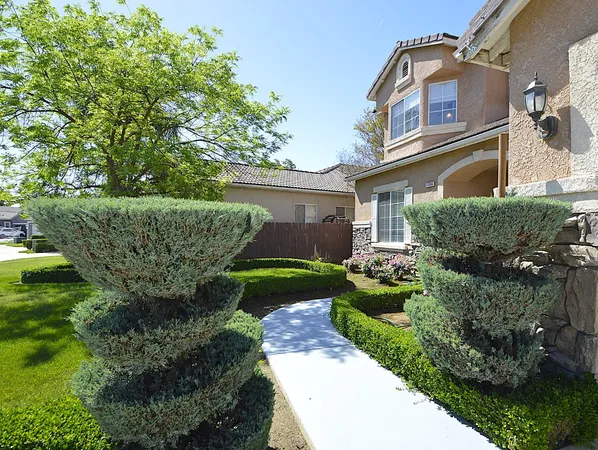 $609,997 | 1756 North Holly Avenue, Clovis, CA 93619