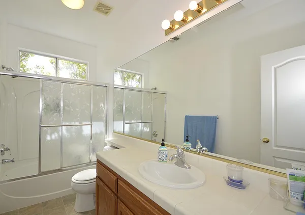 $609,997 | 1756 North Holly Avenue, Clovis, CA 93619