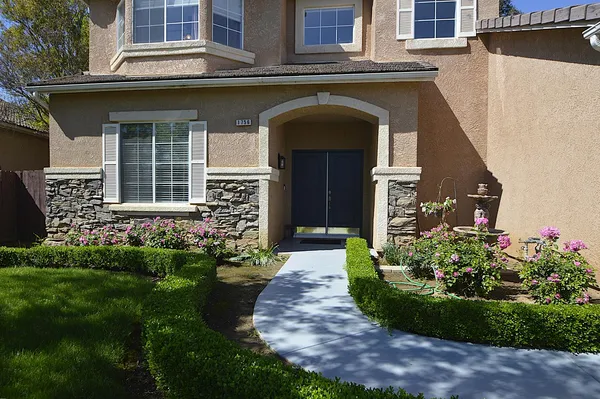 $609,997 | 1756 North Holly Avenue, Clovis, CA 93619