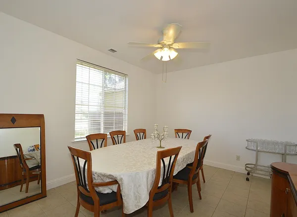 $609,997 | 1756 North Holly Avenue, Clovis, CA 93619