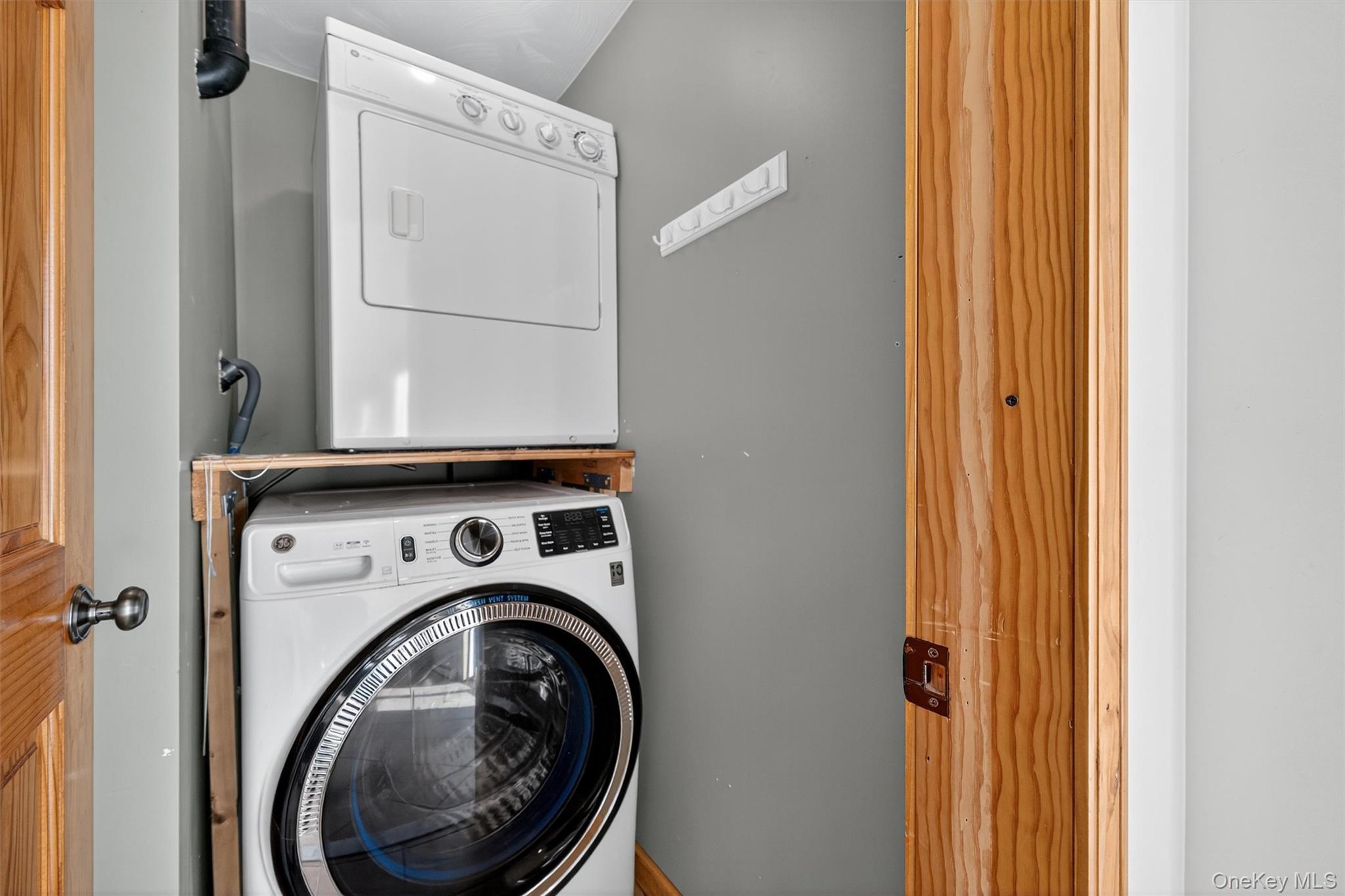 30 Heather Court Middletown, NY 10941 - Photo 29 of 50 a utility room with dryer and washer