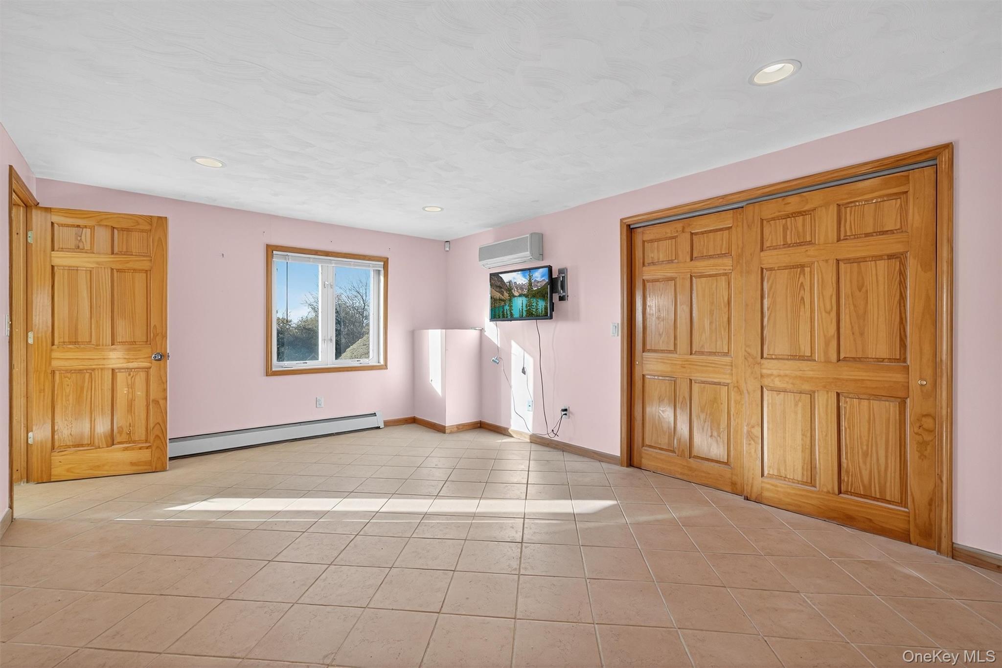 30 Heather Court Middletown, NY 10941 - Photo 30 of 50 a view of an empty room with a window