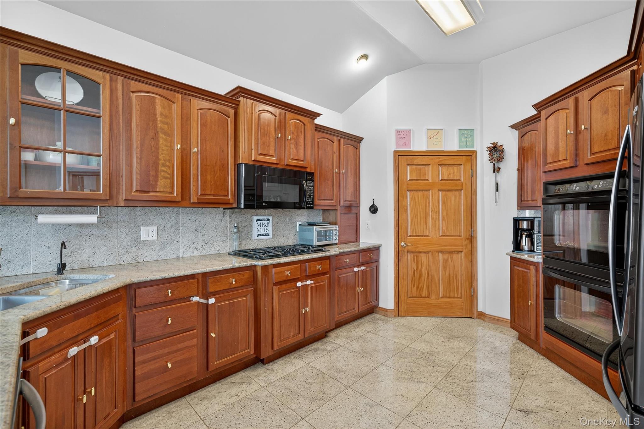 30 Heather Court Middletown, NY 10941 - Photo 10 of 50 a kitchen with stainless steel appliances granite countertop a refrigerator and a sink