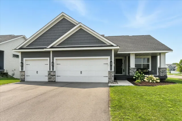$530,000 | 2804 Trinity Drive, Shakopee, MN 55379