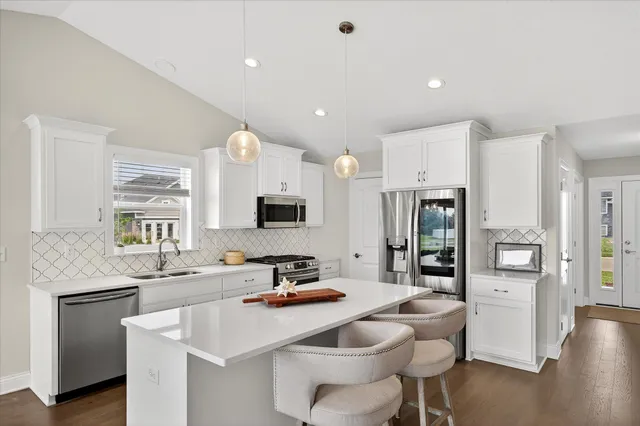 $530,000 | 2804 Trinity Drive, Shakopee, MN 55379