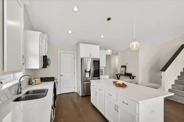 $530,000 | 2804 Trinity Drive, Shakopee, MN 55379