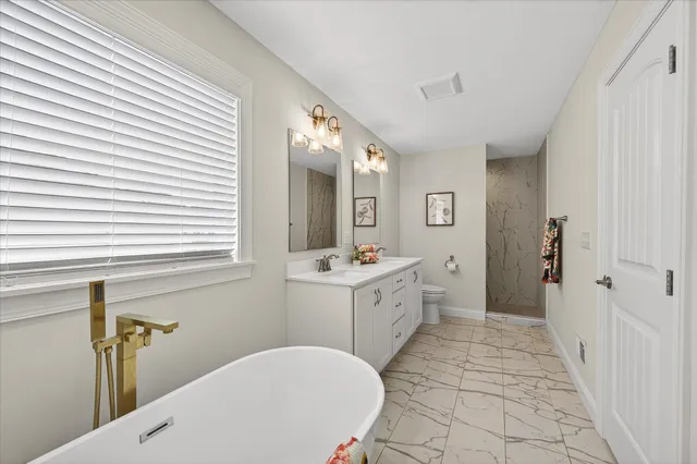 $530,000 | 2804 Trinity Drive, Shakopee, MN 55379