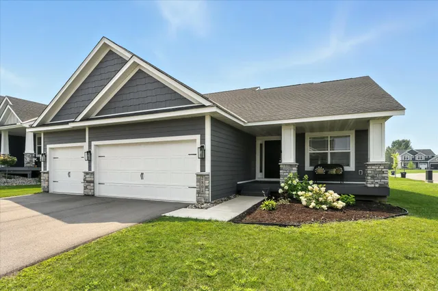 $530,000 | 2804 Trinity Drive, Shakopee, MN 55379