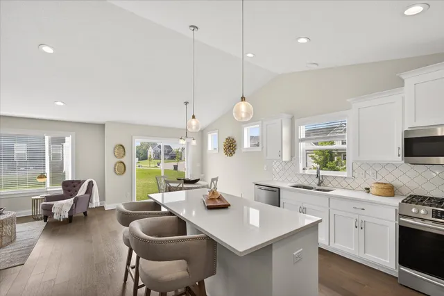 $530,000 | 2804 Trinity Drive, Shakopee, MN 55379