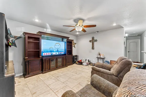 $225,000 | 145 Lost Forest Street, Live Oak, TX 78233