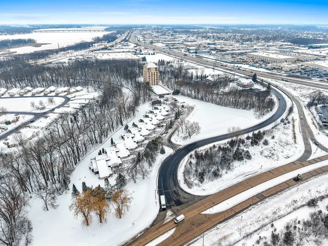 $369,900 | 2661 Northern Road, Unit I, Appleton, WI 54914