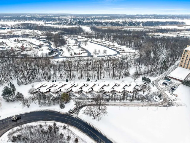 $369,900 | 2661 Northern Road, Unit I, Appleton, WI 54914