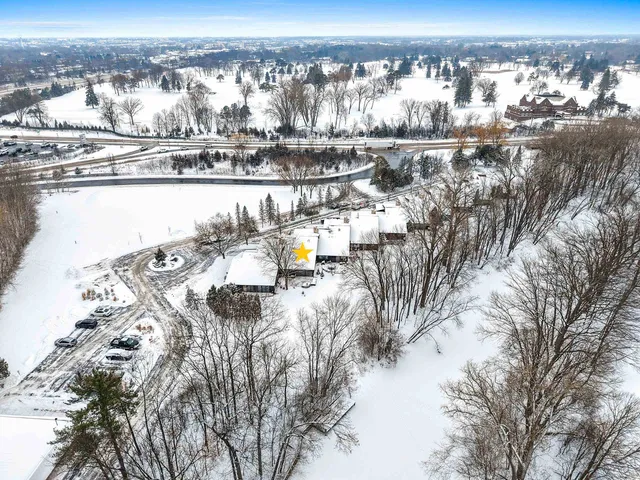 $369,900 | 2661 Northern Road, Unit I, Appleton, WI 54914