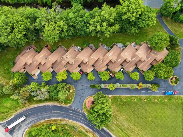 $369,900 | 2661 Northern Road, Unit I, Appleton, WI 54914