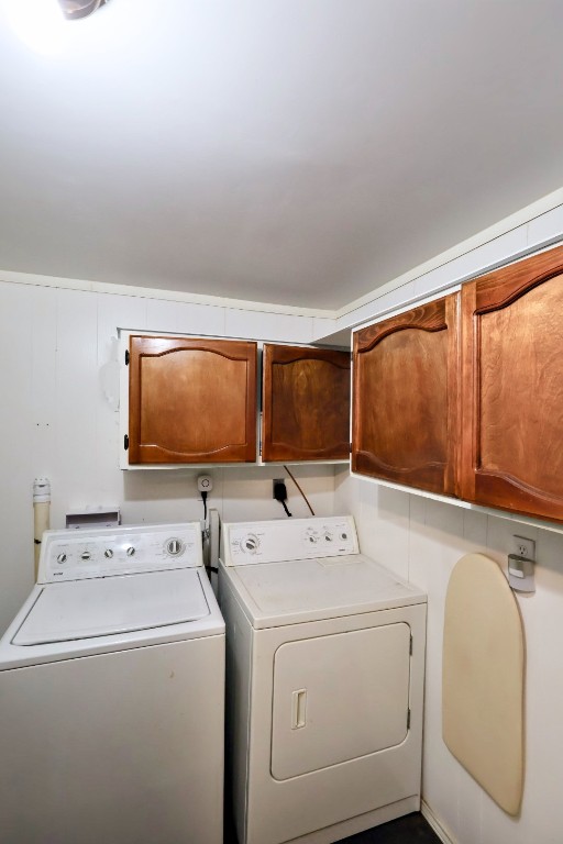 109 Travis Road Paige, TX 78659 - Photo 15 of 39 a utility room with dryer and washer