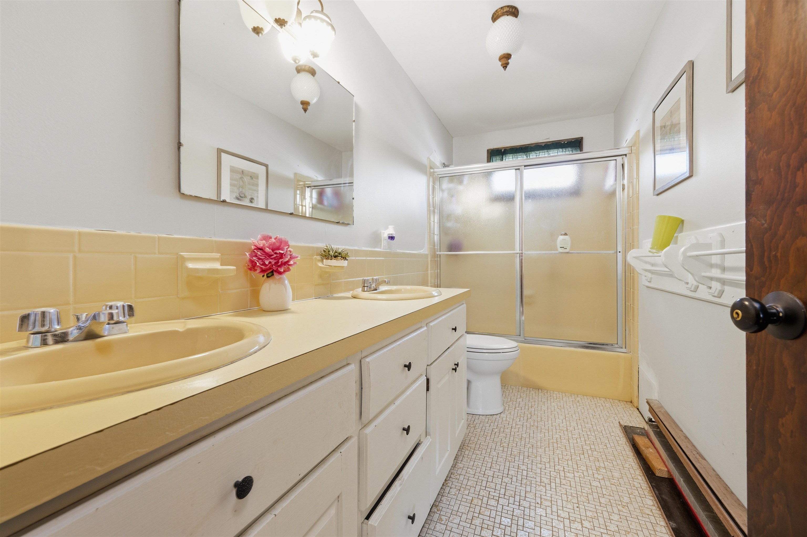 144 North Policy Street Salem, NH 03079 - Photo 18 of 30