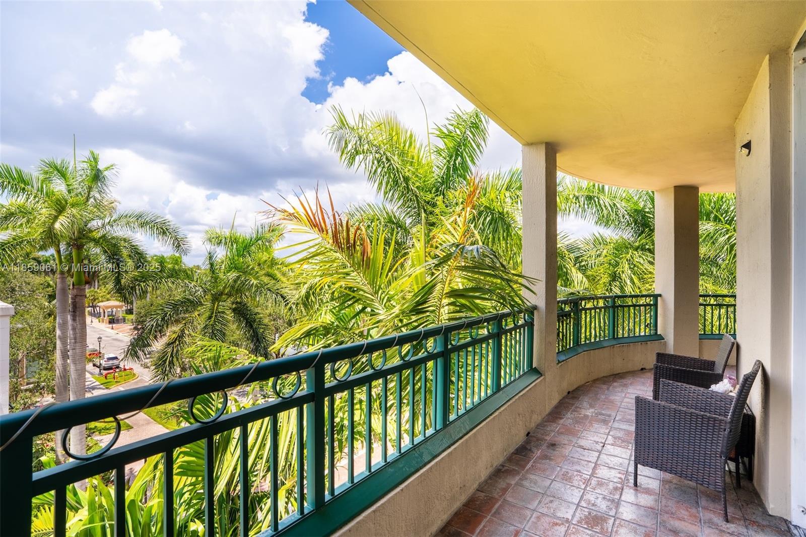 510 Northwest 84th Avenue, Unit 445 Plantation, FL 33324 - Photo 2 of 42 a view of a porch and garden
