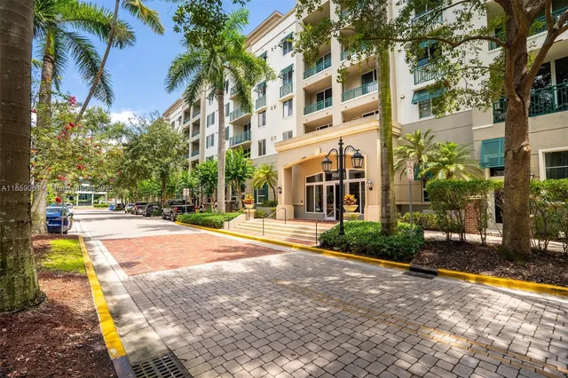 $379,000 | 510 Northwest 84th Avenue, Unit 445, Plantation, FL 33324