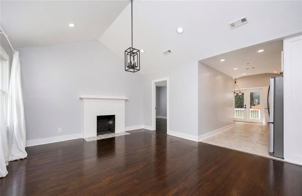 1492 Sharon Street Northwest Atlanta, GA 30314 - Photo 5 of 20 Gallery Image 5