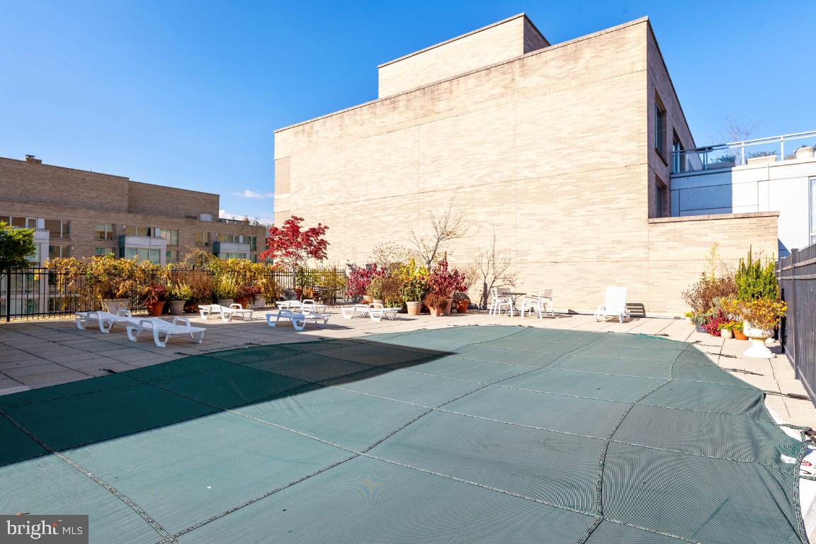 2201 L Street Northwest, Unit 605 Washington, DC 20037 - Photo 24 of 28