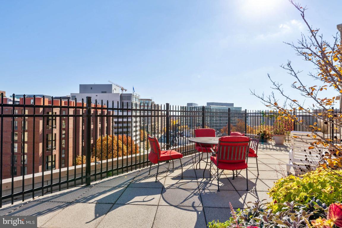 2201 L Street Northwest, Unit 605 Washington, DC 20037 - Photo 25 of 28