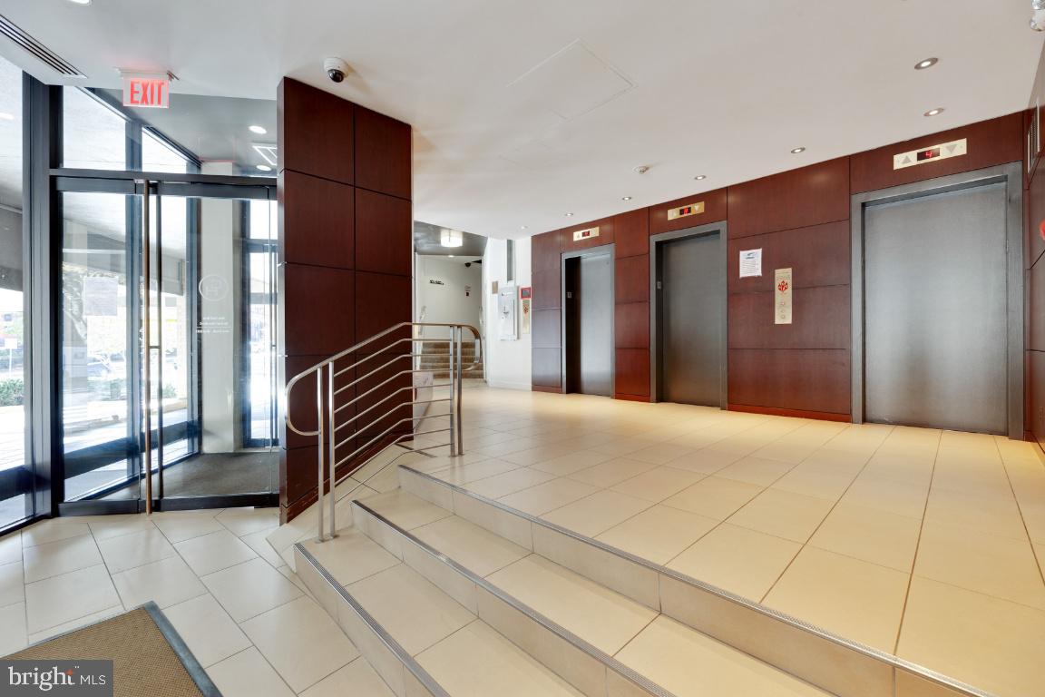 2201 L Street Northwest, Unit 605 Washington, DC 20037 - Photo 6 of 28