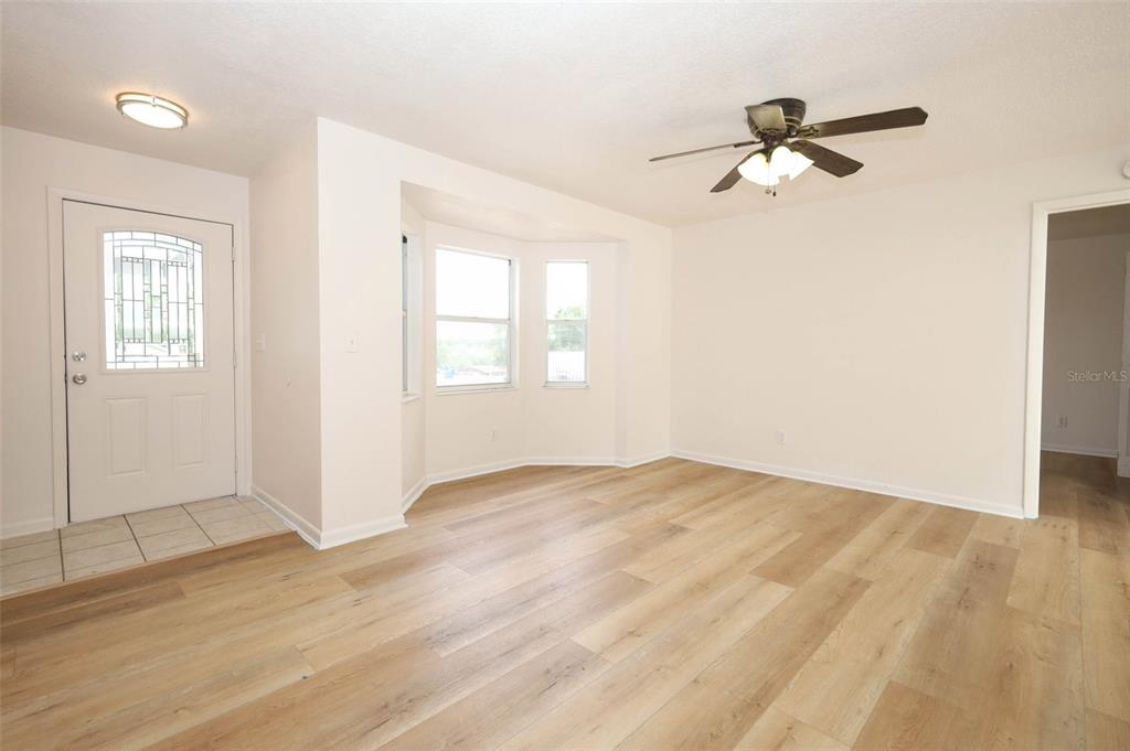 420 Whitewing Circle Minneola, FL 34715 - Photo 4 of 37