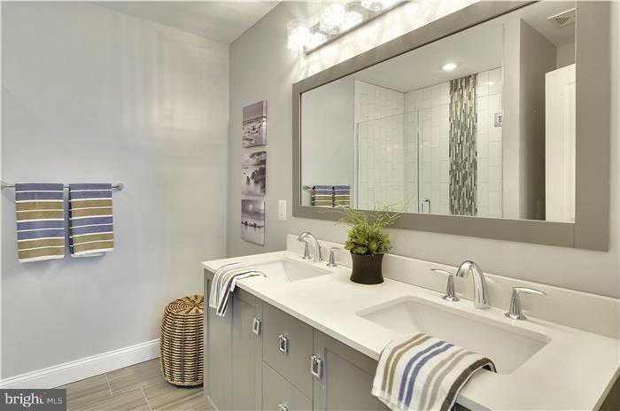 809 Euclid Street Northwest, Unit 1 Washington, DC 20001 - Photo 16 of 25 Bath (Master)