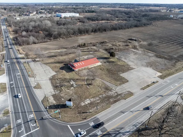 $98,000 | 5511 Highway 12, Richmond, IL 60071