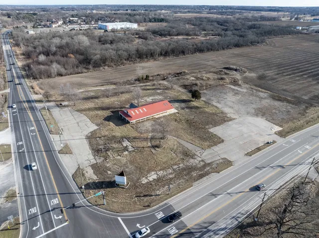 $98,000 | 5511 Highway 12, Richmond, IL 60071