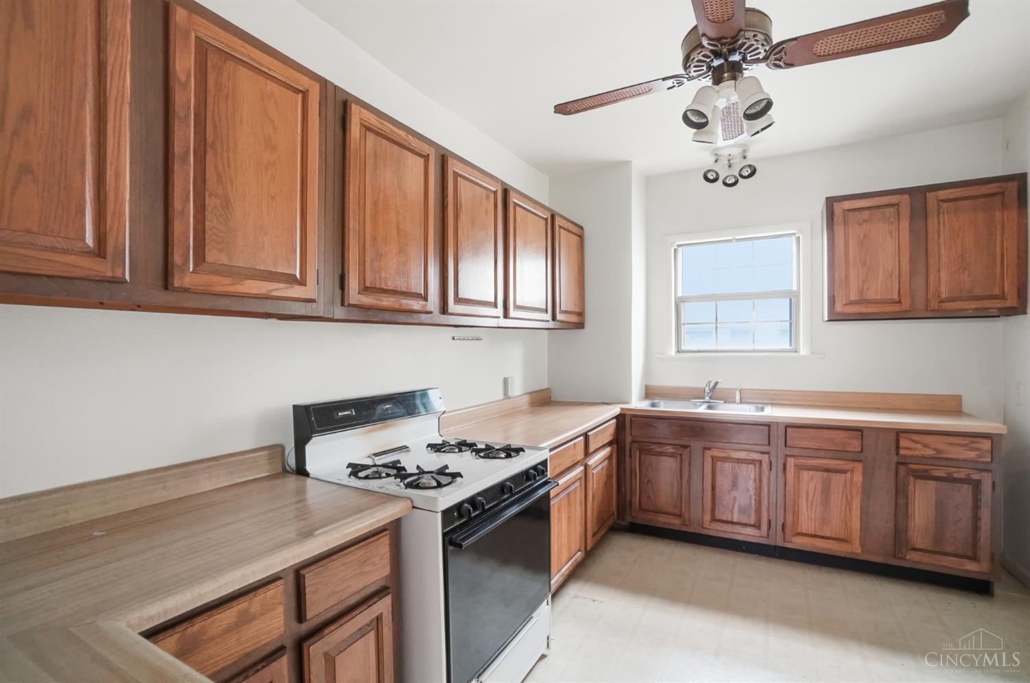 1414 Beacon Road Cincinnati, OH 45230 - Photo 12 of 33