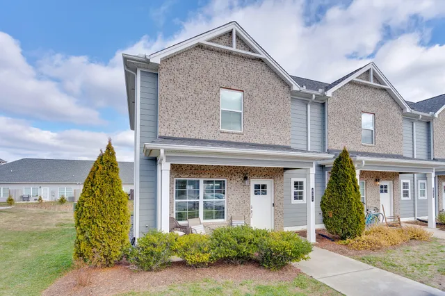 $249,700 | 631 Northeast Bellingham Drive, Unit 20D, Cleveland, TN 37312