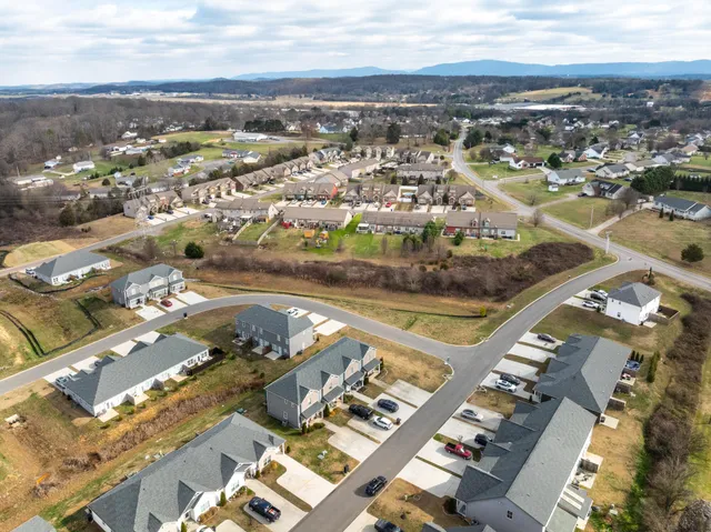 $249,700 | 631 Northeast Bellingham Drive, Unit 20D, Cleveland, TN 37312