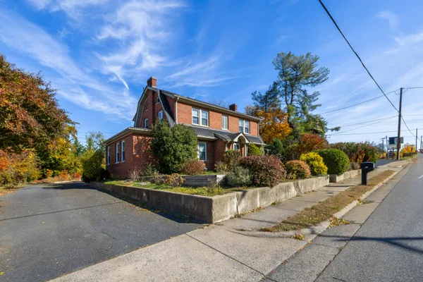 $550,000 | 705 Richmond Avenue, Staunton, VA 24401