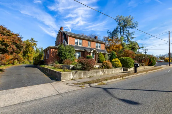$550,000 | 705 Richmond Avenue, Staunton, VA 24401