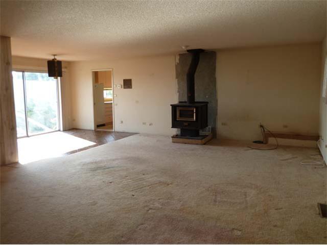 3059 Green Canyon Road Fallbrook, CA 92028 - Photo 3 of 24 Living Room & Dining Area