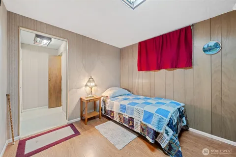 $1,282,500 | 24 158th Place Southeast, Bellevue, WA 98008