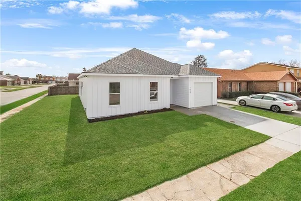 $349,000 | 1600 Cottage Lane, Harvey, LA 70058
