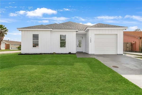 $349,000 | 1600 Cottage Lane, Harvey, LA 70058
