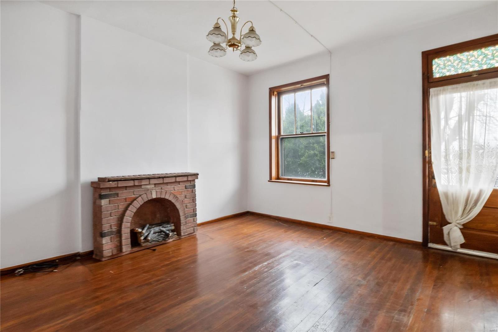 3533 Grace Avenue St. Louis, MO 63116 - Photo 2 of 15
