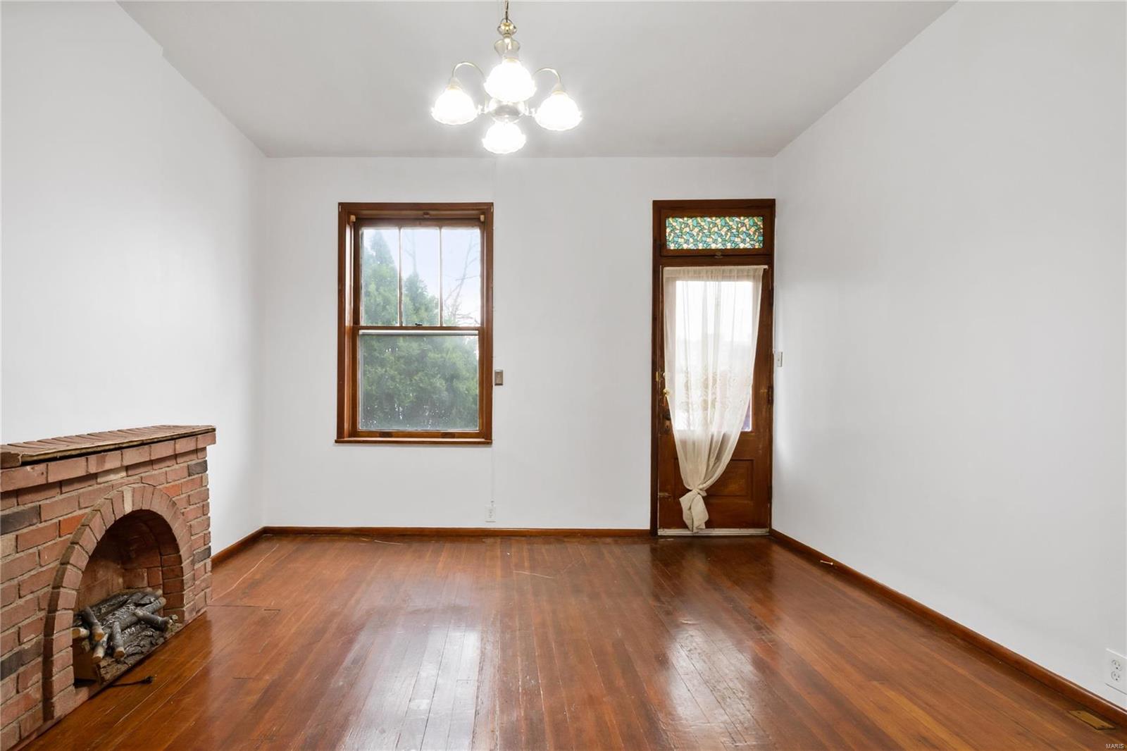 3533 Grace Avenue St. Louis, MO 63116 - Photo 3 of 15