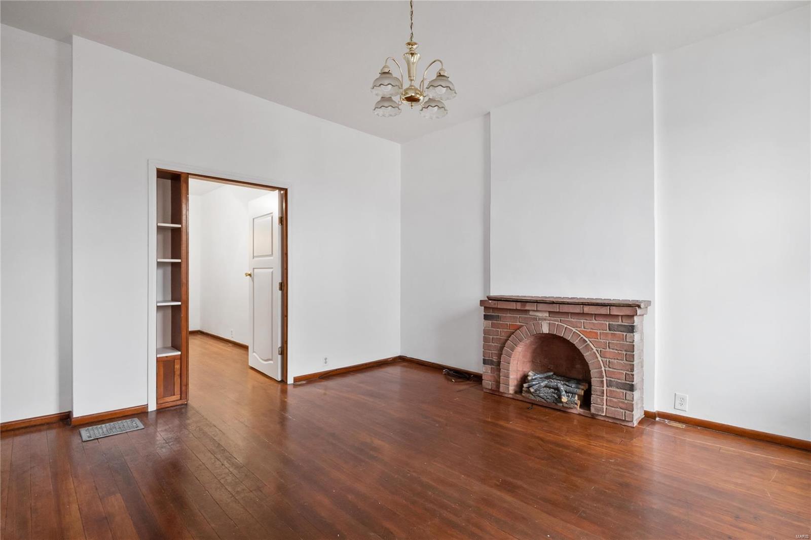 3533 Grace Avenue St. Louis, MO 63116 - Photo 4 of 15