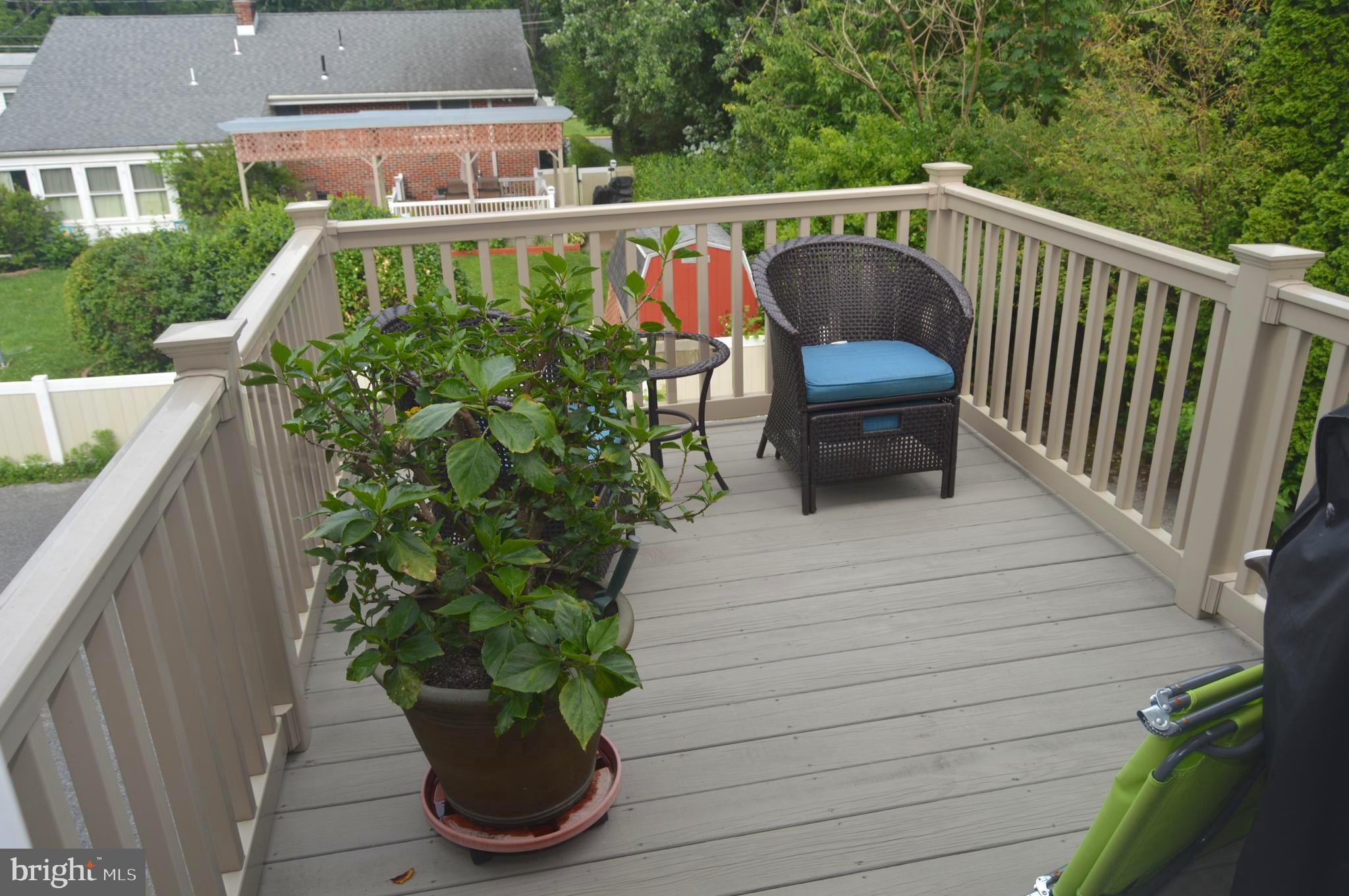 327 St Nicholas Street Reading, PA 19607 - Photo 12 of 30 Deck