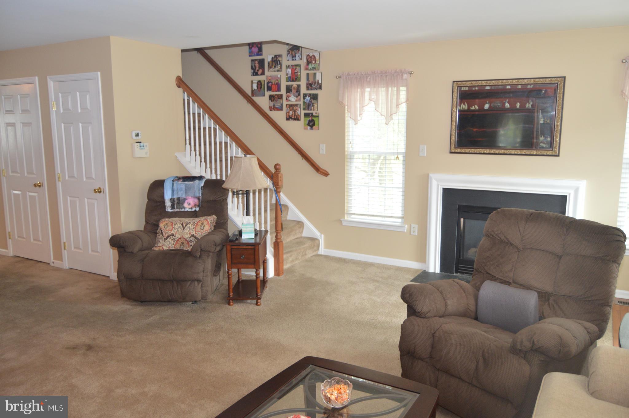 327 St Nicholas Street Reading, PA 19607 - Photo 4 of 30 Living Room