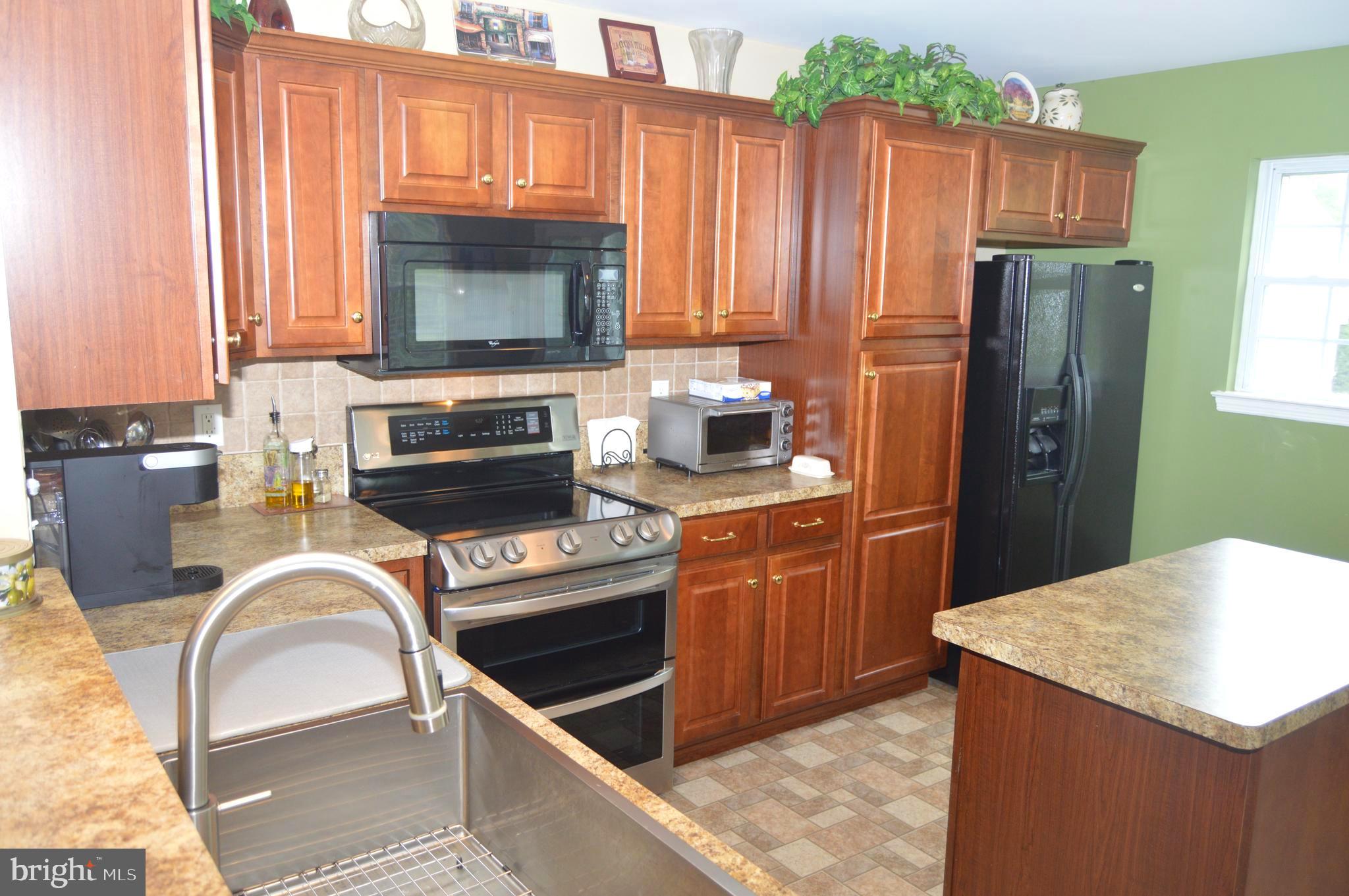 327 St Nicholas Street Reading, PA 19607 - Photo 9 of 30 Kitchen
