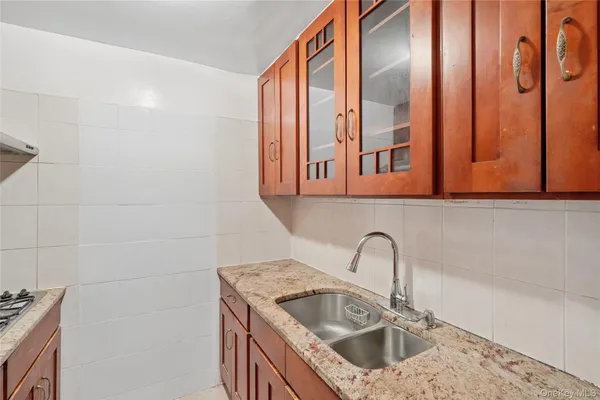 $468,000 | 86-04 Grand Avenue, Unit 2D | Nassau Heights