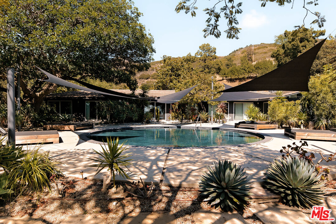 12460 Yellow Hill Road Malibu, CA 90265 - Photo 38 of 63